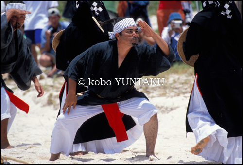 離島の息づかい～ハート愛ランド黒島～
黒島の豊年祭　奉納舞踊「ハディクマイ」