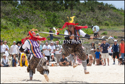 離島の息づかい～ハート愛ランド黒島～
黒島の豊年祭　奉納舞踊「棒術」