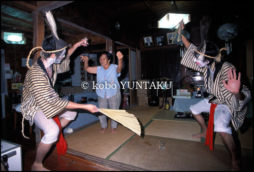 離島の息づかい～ハート愛ランド黒島～
アンガマ